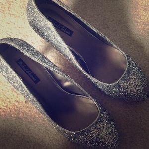 💜Michael Antonio silver glitter pumps size 9